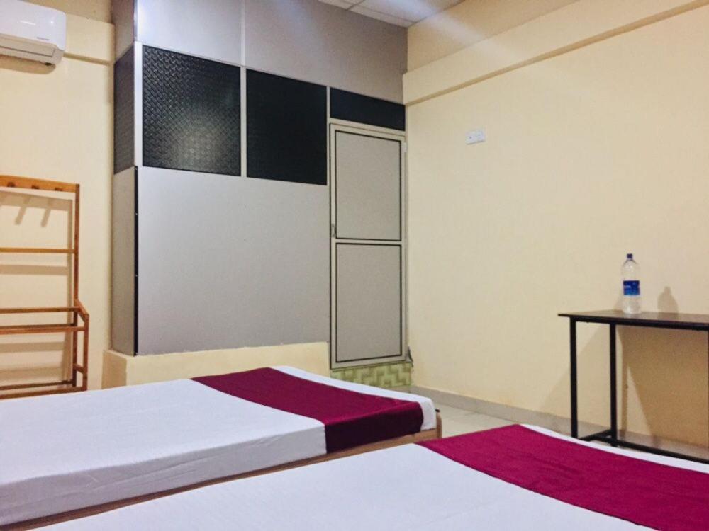 Hb Budget Rest Hotel Jaffna Eksteriør billede