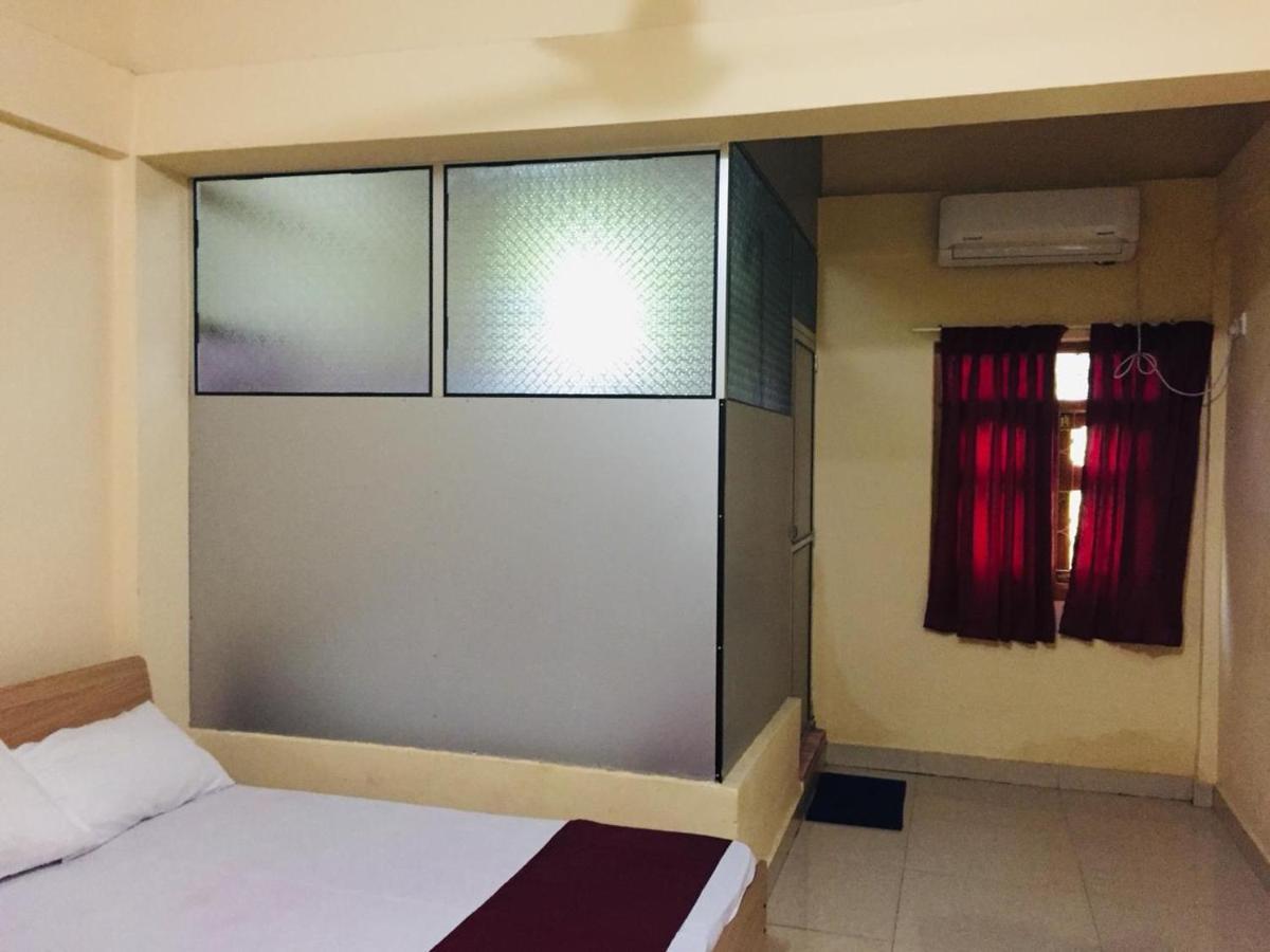 Hb Budget Rest Hotel Jaffna Eksteriør billede