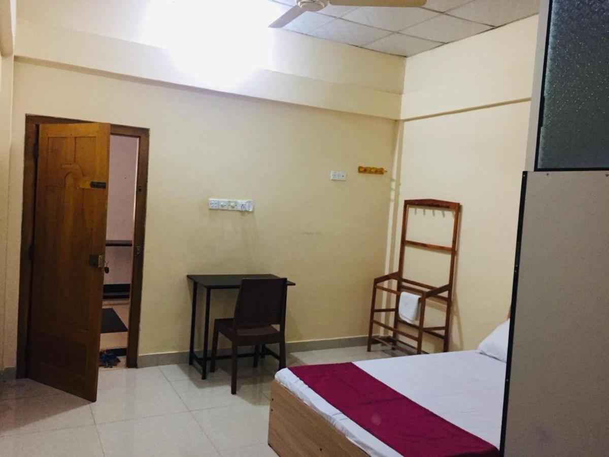 Hb Budget Rest Hotel Jaffna Eksteriør billede