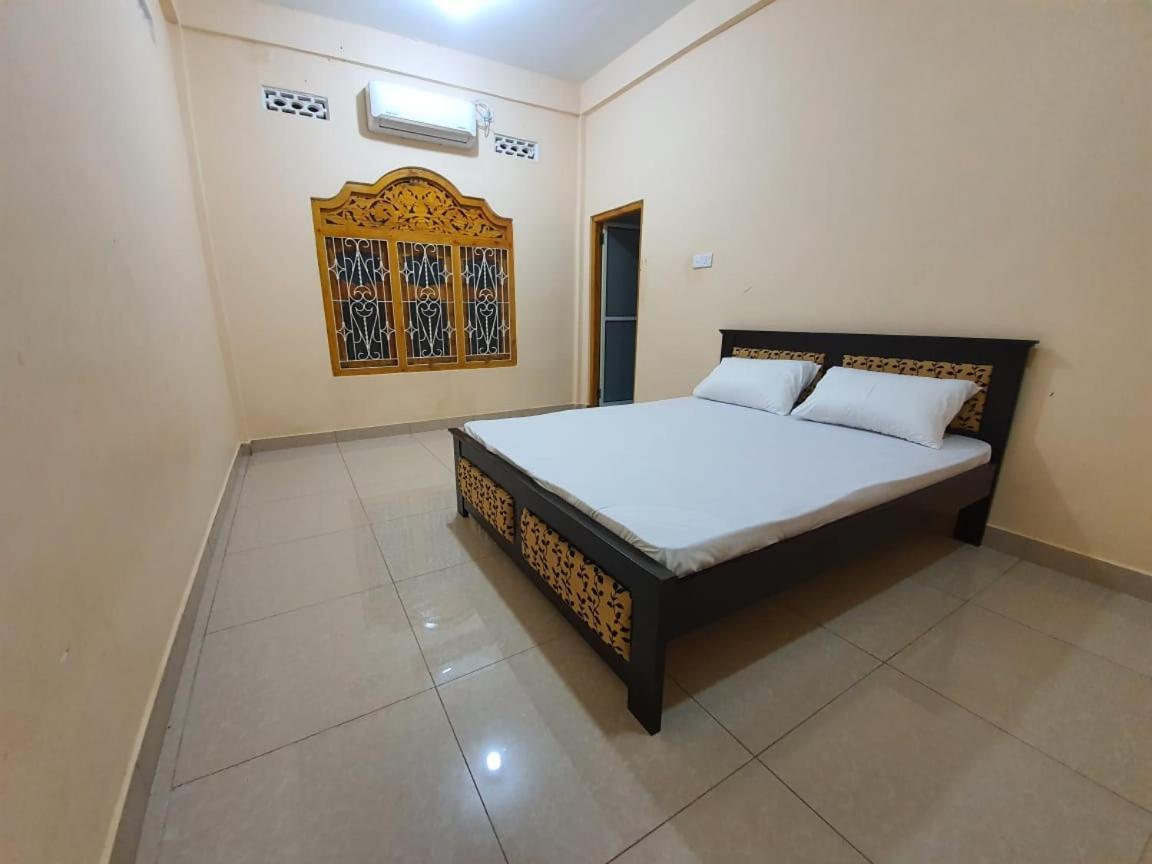 Hb Budget Rest Hotel Jaffna Eksteriør billede