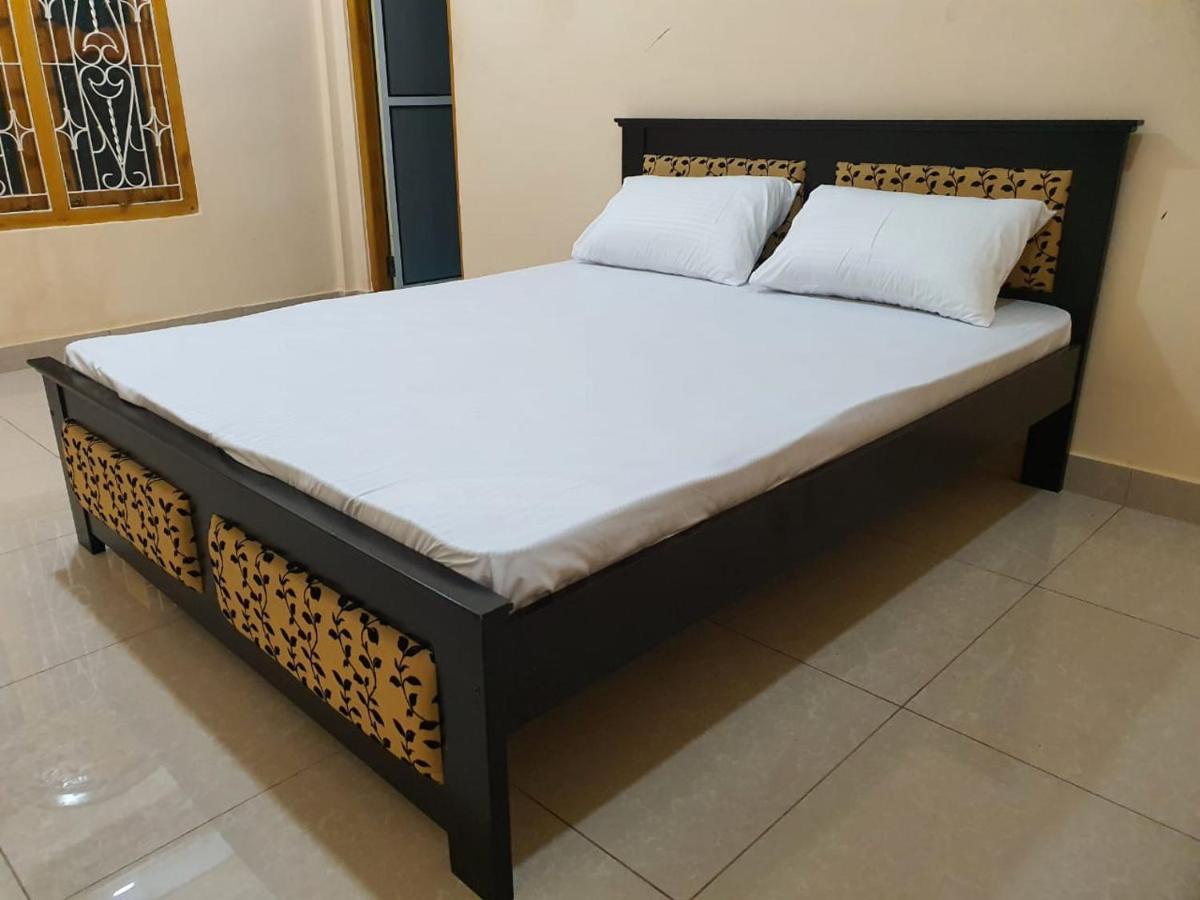 Hb Budget Rest Hotel Jaffna Eksteriør billede